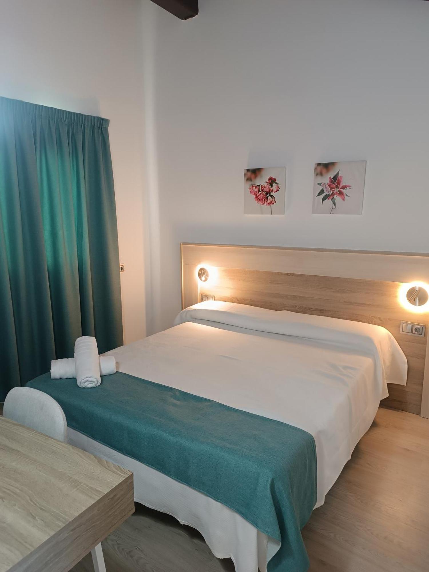 Apartamentos Turisticos Avila Puerta De La Santa 2-1 Екстериор снимка
